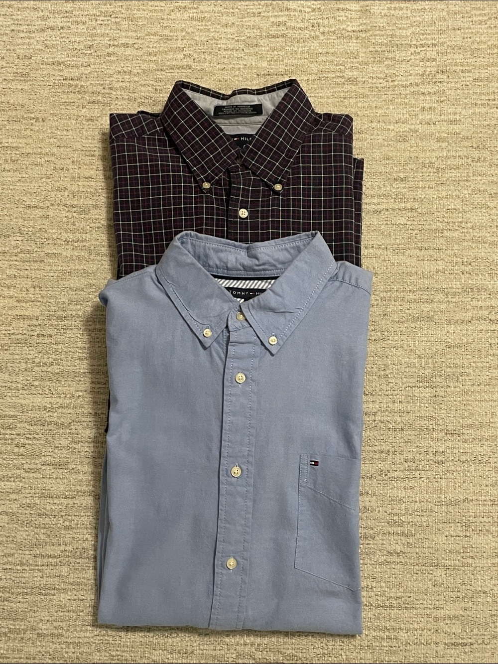 Tommy Hilfiger Men's Shirts Size
Large Lot of 2 Plaid Crest & Solid
Oxford - Picture 13 of 15